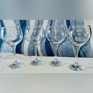 Utopia Red Wine Set with thick heavy base and stem glasses